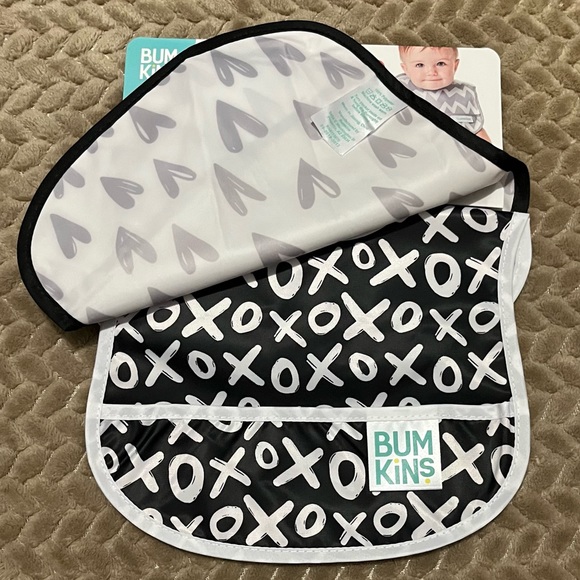 NWT. Bumpkins Starter Bib 2 pack - Picture 5 of 7